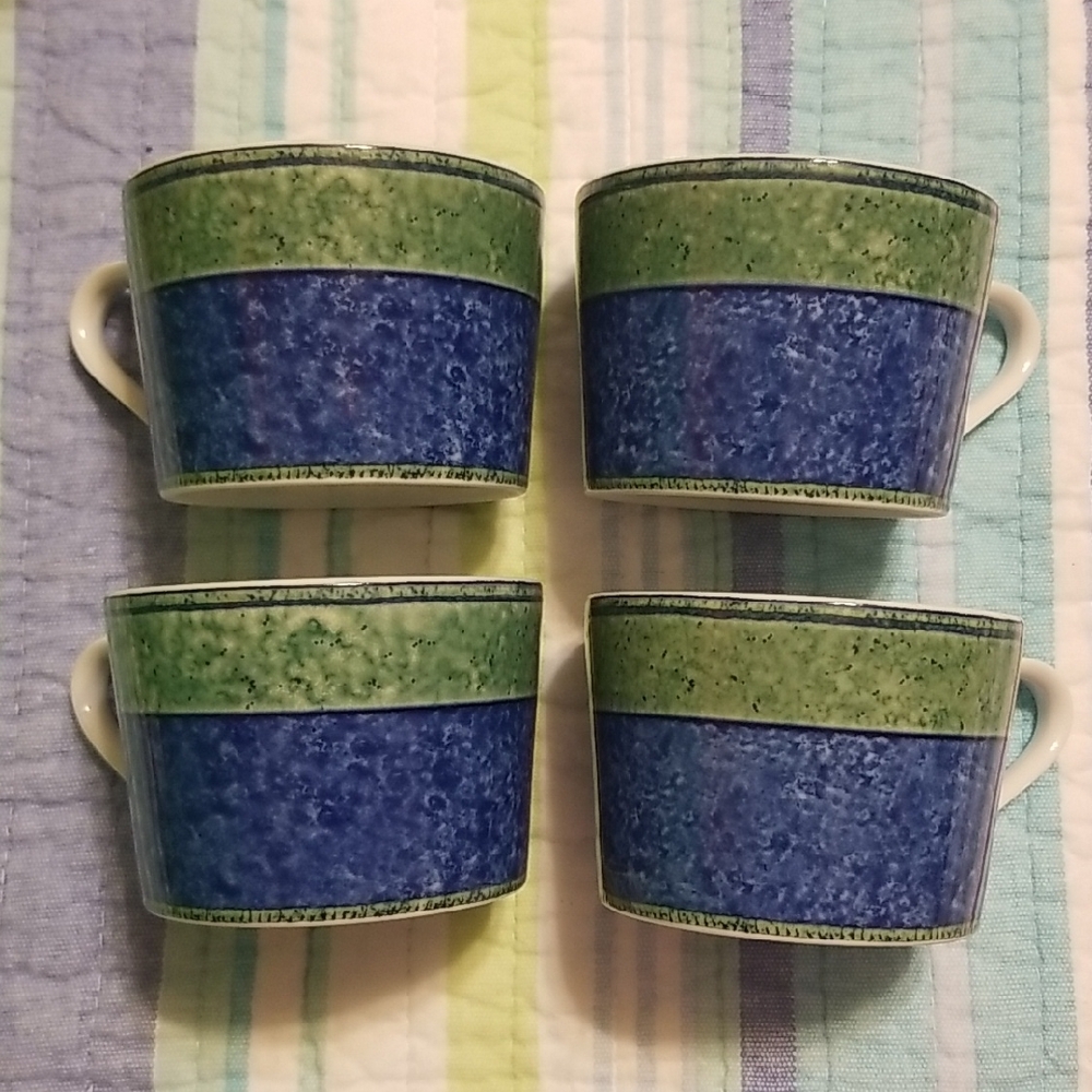 Set of 4 Spal Porcelain Cups Villa Regia pattern. Excellent condition